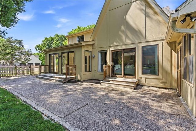3405 W 121st Street, Leawood, KS 66209