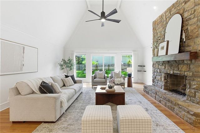 3405 W 121st Street, Leawood, KS 66209
