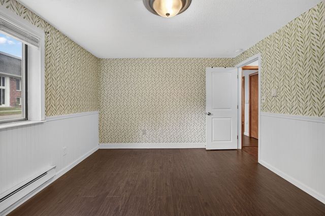 15 Foundry St C4, Easton, MA 02375