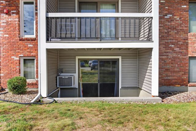 15 Foundry St C4, Easton, MA 02375