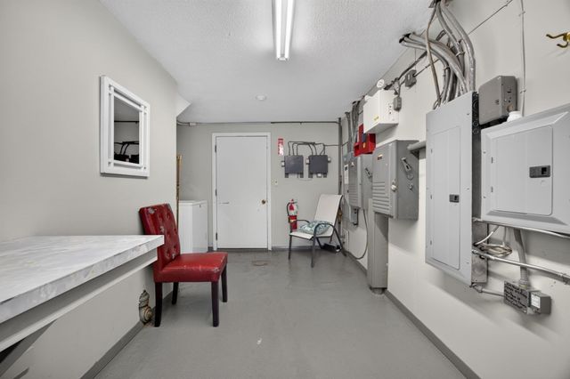 15 Foundry St C4, Easton, MA 02375