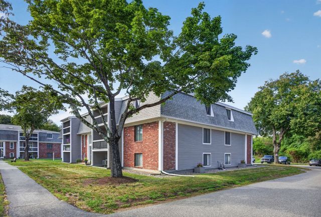 15 Foundry St C4, Easton, MA 02375
