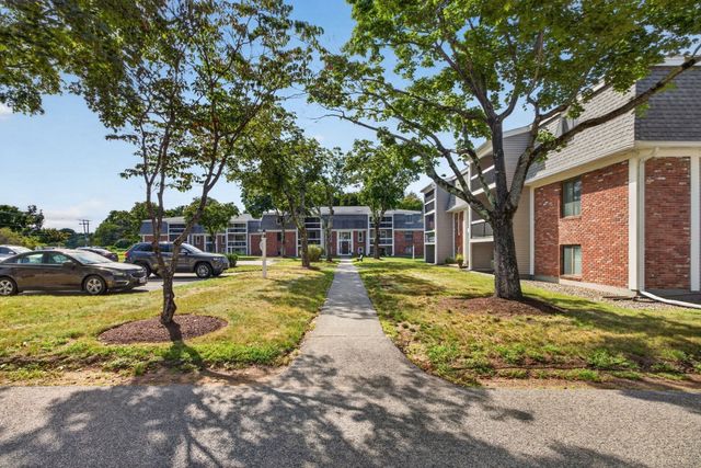 15 Foundry St C4, Easton, MA 02375