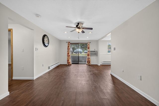 15 Foundry St C4, Easton, MA 02375