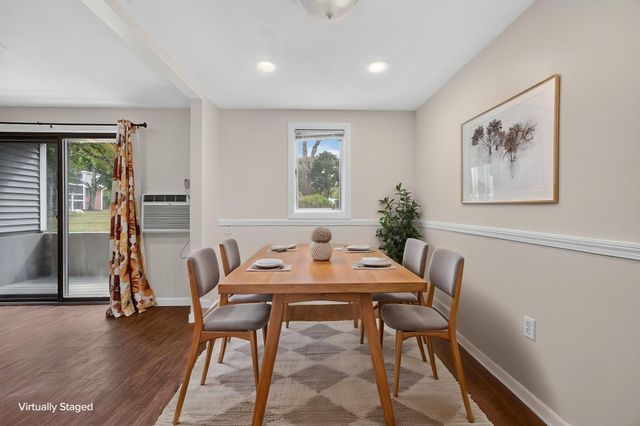 15 Foundry St C4, Easton, MA 02375