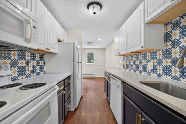 15 Foundry St C4, Easton, MA 02375