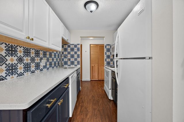 15 Foundry St C4, Easton, MA 02375