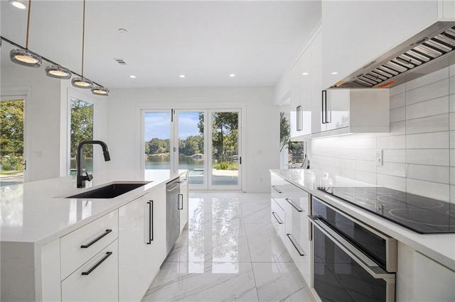 2730 Emerald Drive, Jonesboro, GA 30236