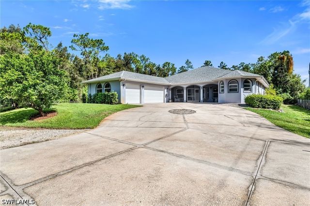 10711 Strike LN, Bonita Springs, FL 34135