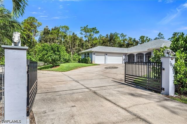 10711 Strike LN, Bonita Springs, FL 34135