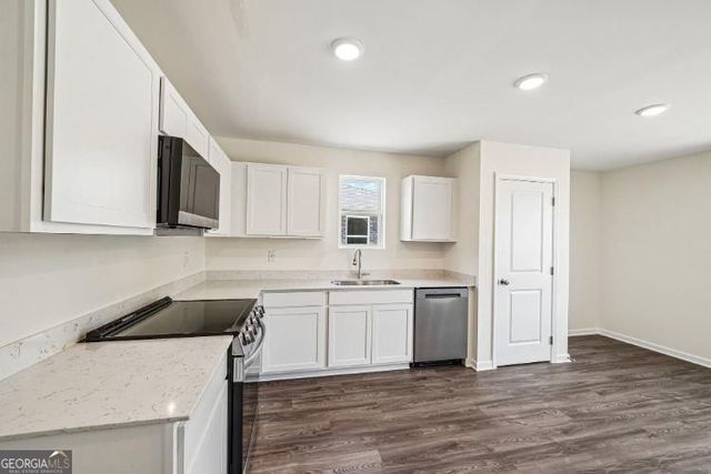 77 Rainbow Lane, Hartwell, GA 30643