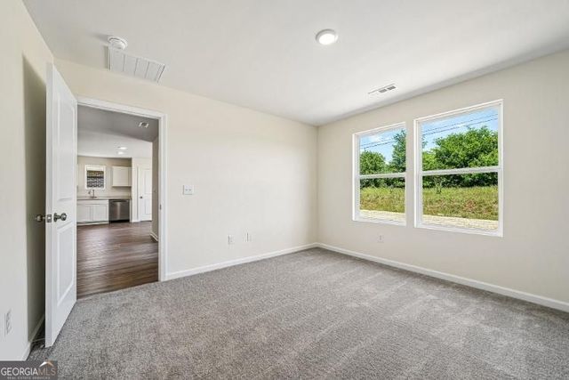 77 Rainbow Lane, Hartwell, GA 30643