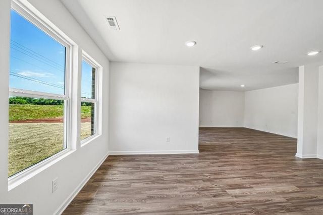 77 Rainbow Lane, Hartwell, GA 30643