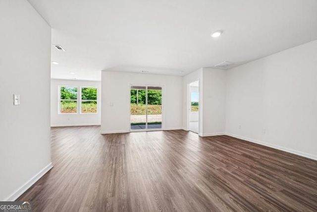 77 Rainbow Lane, Hartwell, GA 30643