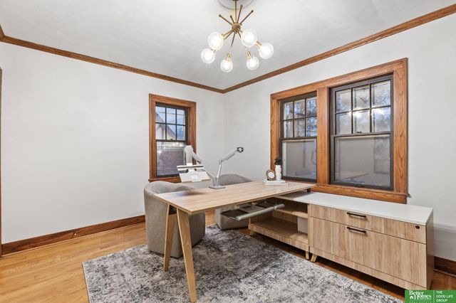 4250 William Street, Omaha, NE 68105