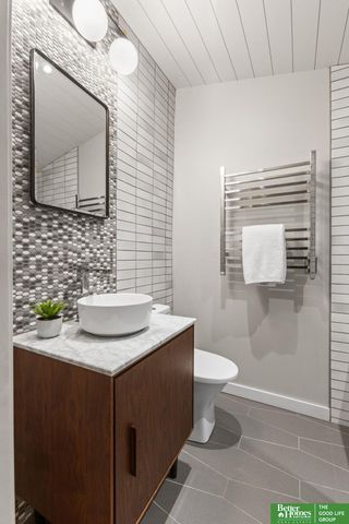 4250 William Street, Omaha, NE 68105