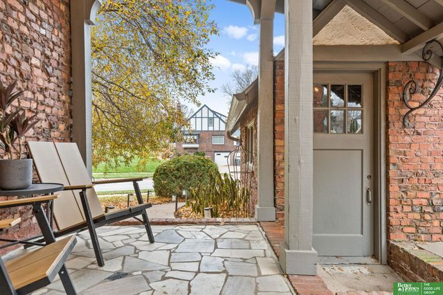 4250 William Street, Omaha, NE 68105