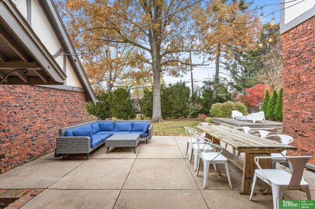 4250 William Street, Omaha, NE 68105