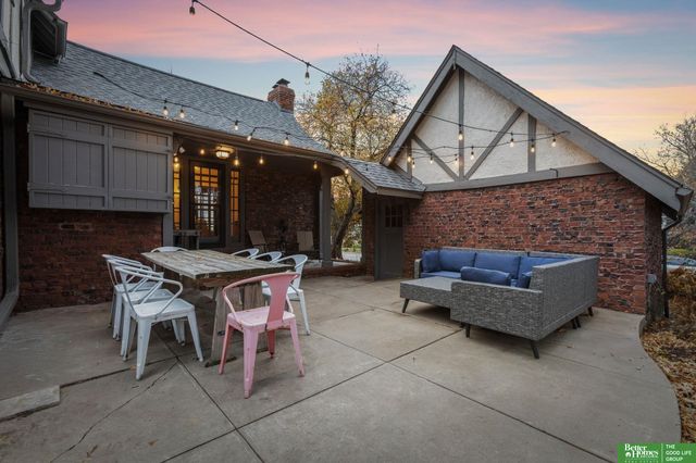 4250 William Street, Omaha, NE 68105