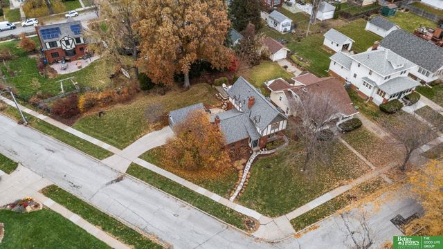 4250 William Street, Omaha, NE 68105