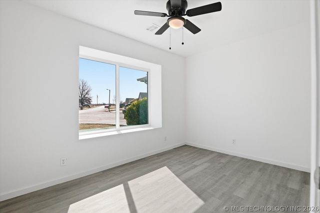 1501 W Elm Street, Skiatook, OK 74070