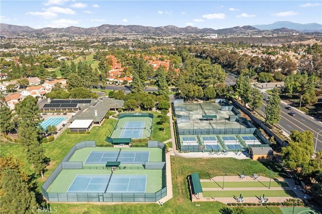 38501 Oaktree Loop, Murrieta, CA 92562