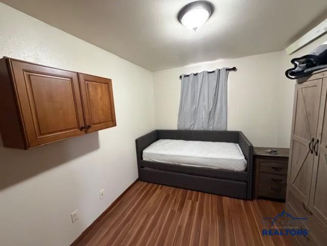 301 S 5TH ST, Hot Springs, SD 57747