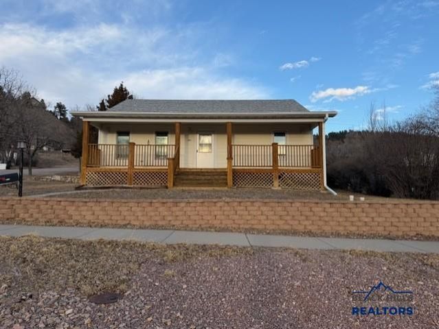301 S 5TH ST, Hot Springs, SD 57747