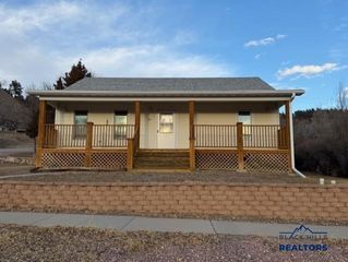 301 S 5TH ST, Hot Springs, SD 57747