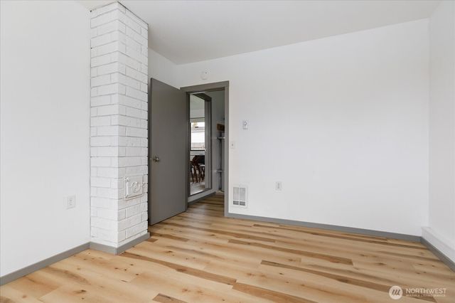 1768 SE 2nd Court, Oak Harbor, WA 98277