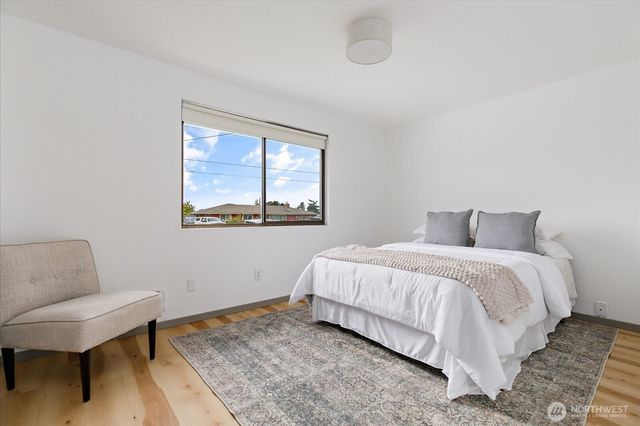 1768 SE 2nd Court, Oak Harbor, WA 98277