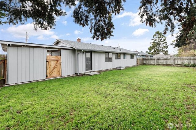 1768 SE 2nd Court, Oak Harbor, WA 98277