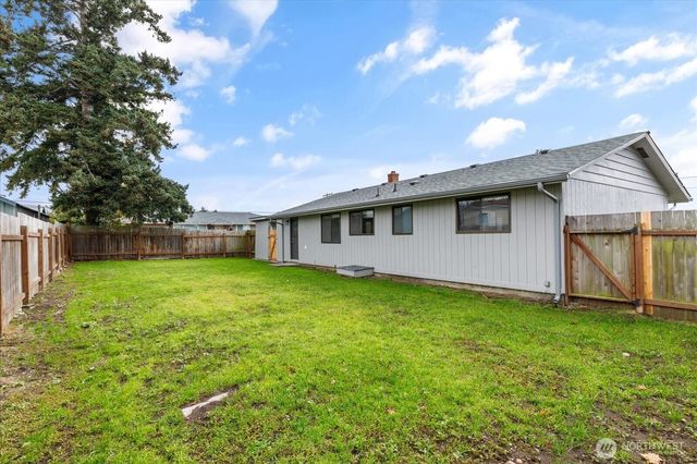 1768 SE 2nd Court, Oak Harbor, WA 98277