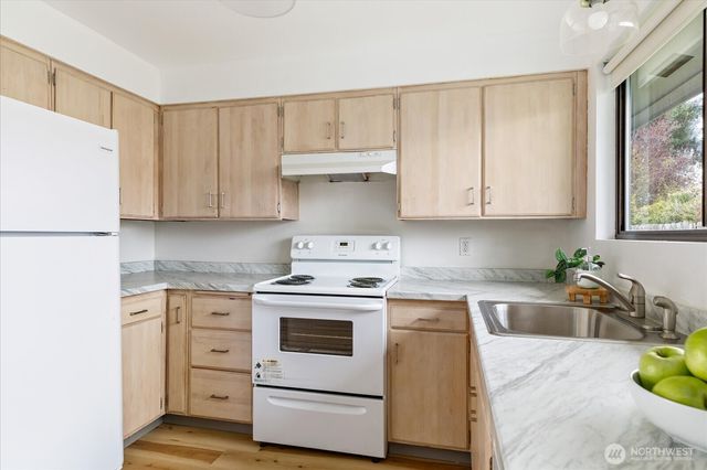 1768 SE 2nd Court, Oak Harbor, WA 98277