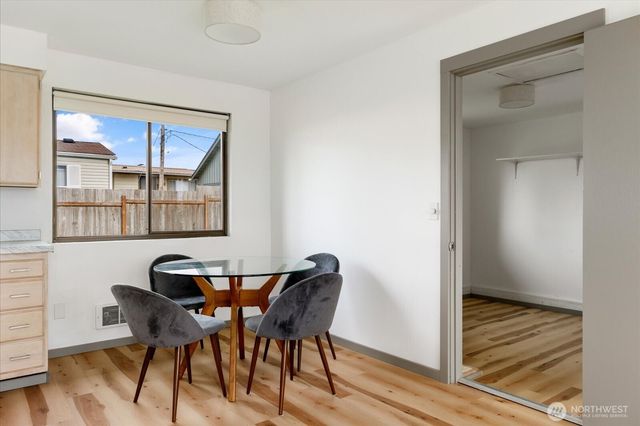 1768 SE 2nd Court, Oak Harbor, WA 98277