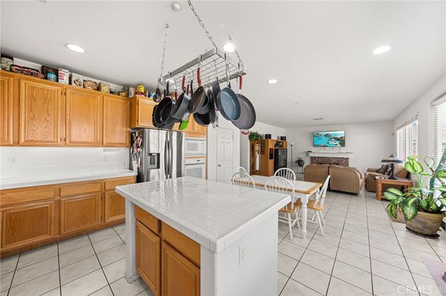 1591 Valley Falls, Redlands, CA 92374