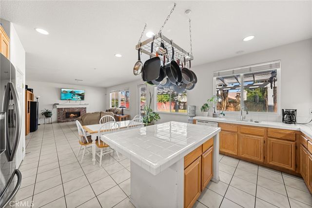 1591 Valley Falls, Redlands, CA 92374