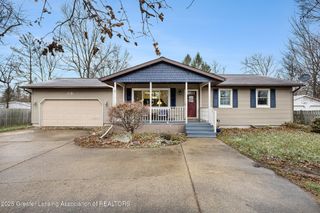 913 N Cochran Avenue, Charlotte, MI 48813