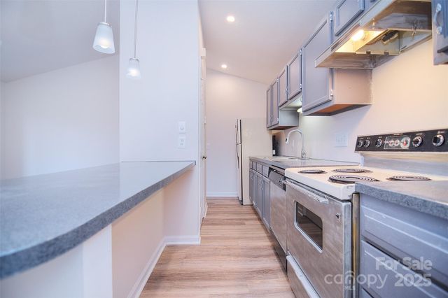 6120 Meadow Rose Lane, Charlotte, NC 28215