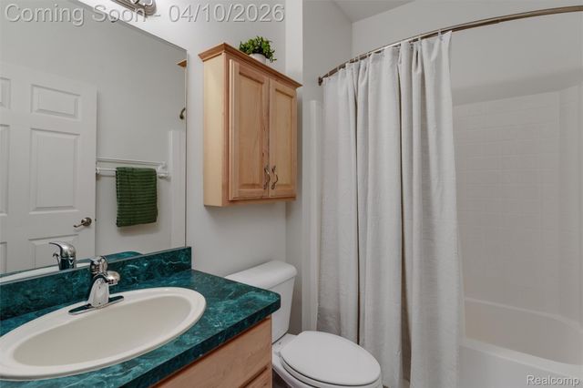 203 Jotham Avenue, Auburn Hills, MI 48326