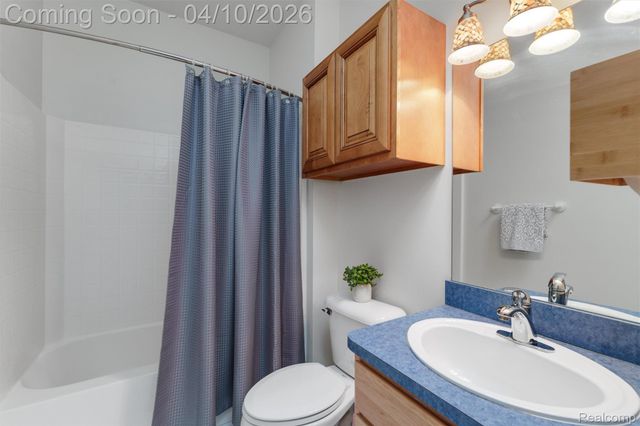 203 Jotham Avenue, Auburn Hills, MI 48326
