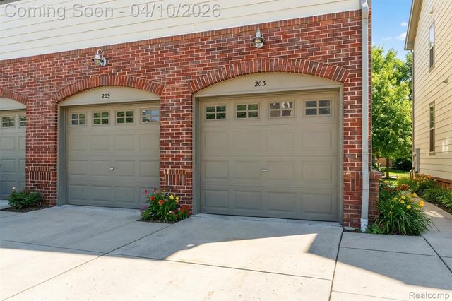 203 Jotham Avenue, Auburn Hills, MI 48326