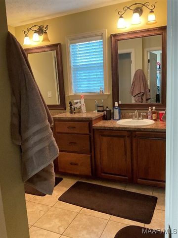 1355 OAK VALLEY Road, Tallassee, AL 36078