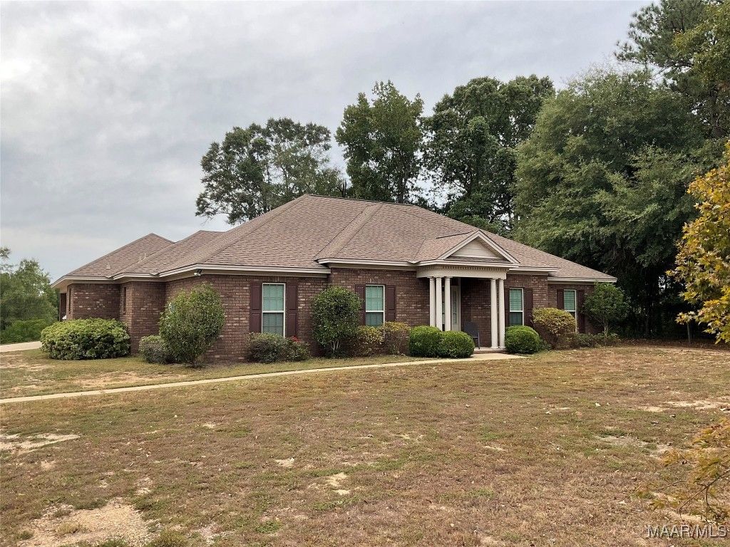 1355 OAK VALLEY Road, Tallassee, AL 36078