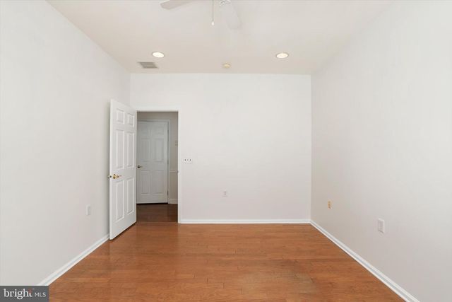 14 HUMMINGBIRD DR, Hamilton, NJ 08690
