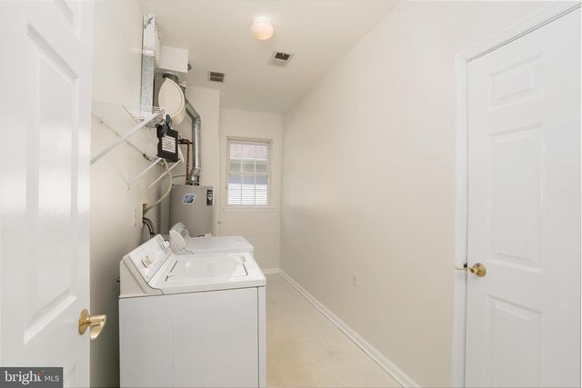 14 HUMMINGBIRD DR, Hamilton, NJ 08690