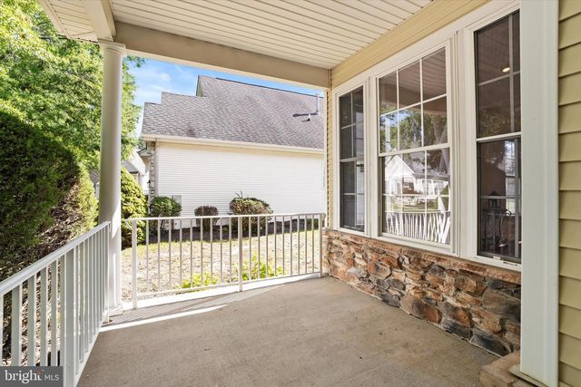 14 HUMMINGBIRD DR, Hamilton, NJ 08690