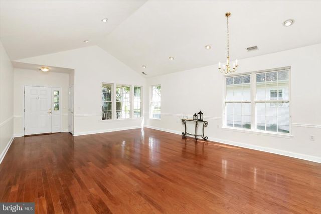 14 HUMMINGBIRD DR, Hamilton, NJ 08690