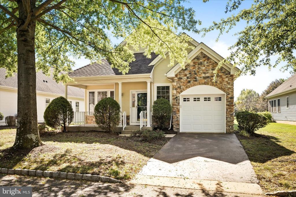 14 HUMMINGBIRD DR, HAMILTON, NJ 08690 — exterior