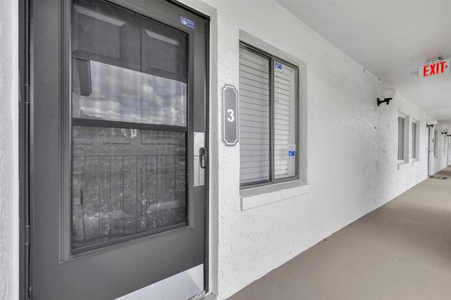 3 ESCONDIDO CIRCLE 3, Altamonte Springs, FL 32701